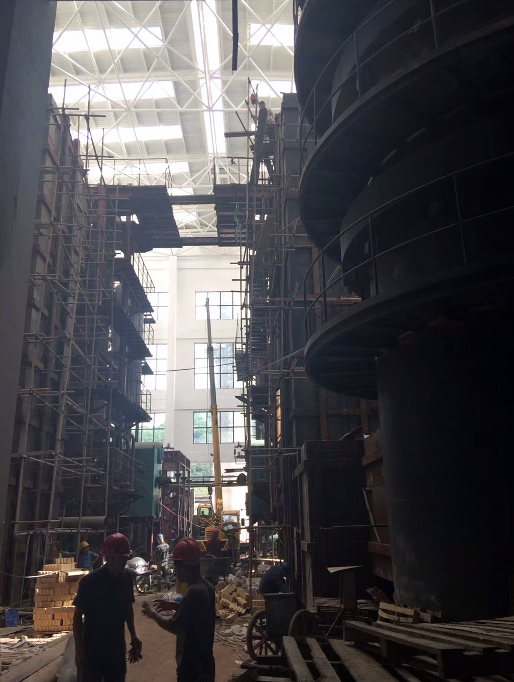 循環(huán)流化床鍋爐施工現(xiàn)場